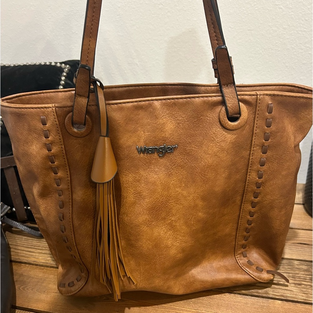 Wrangler- concealed carry purse